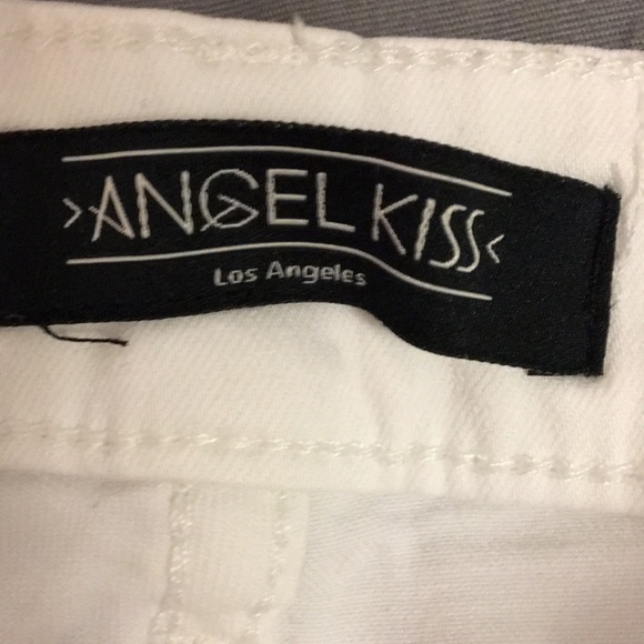 White shorts! - Picture 3 of 4